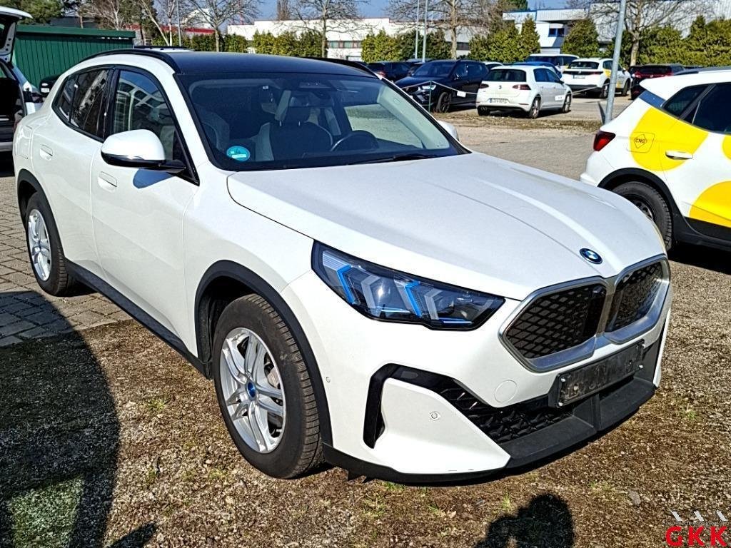 BMW iX2 30 - xDrive - Electric - Automatic - 305 hp - 25.789 km 