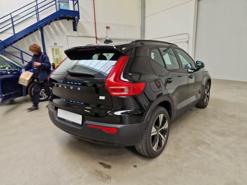 Volvo XC40 T4 R-Design - Hybrid - Automatic - 261 hp - 194.292 km