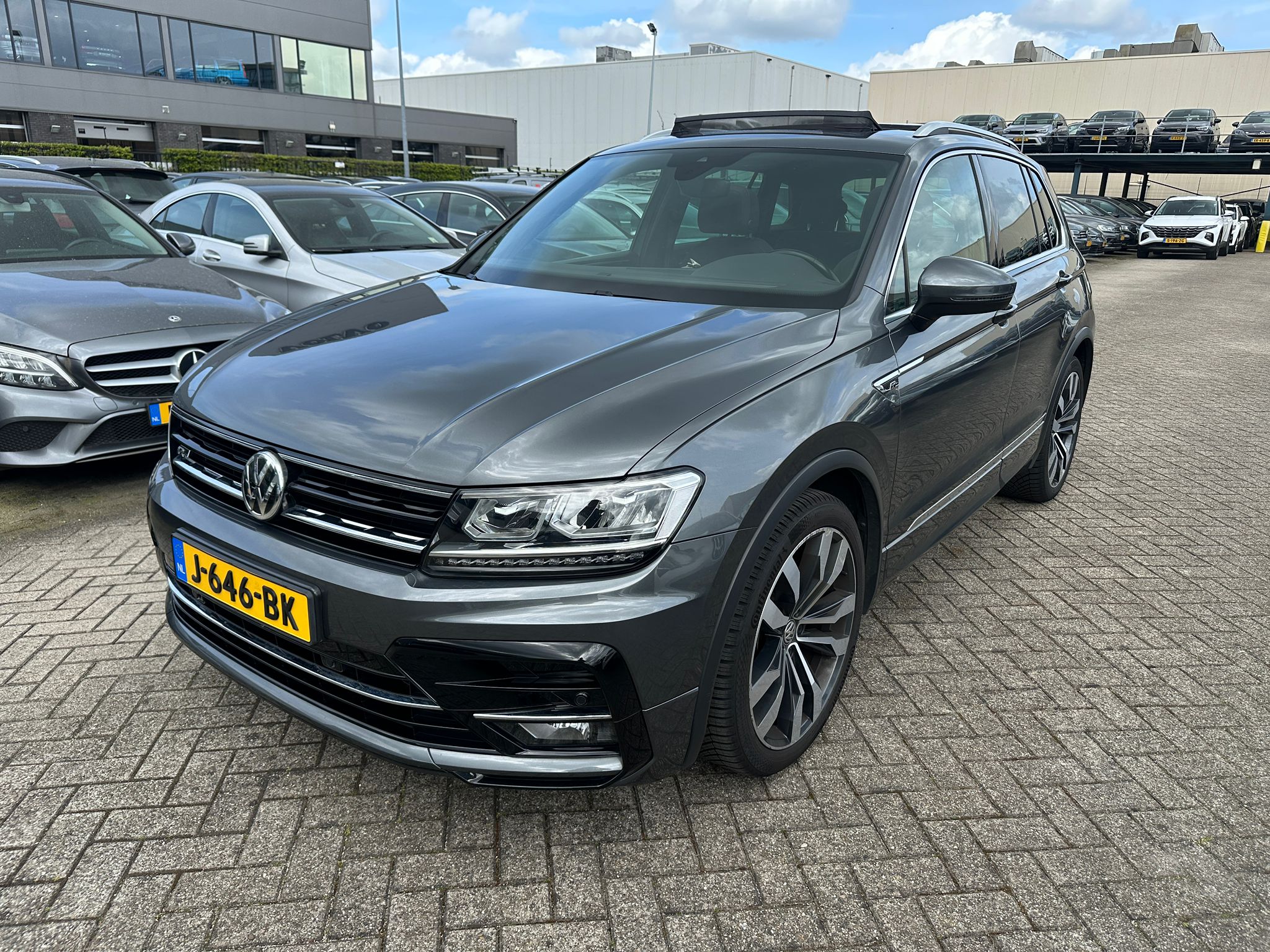 Volkswagen Tiguan 1.5 TSI Highline business R - Petrol - Automatic - 149 hp - 131.950 km