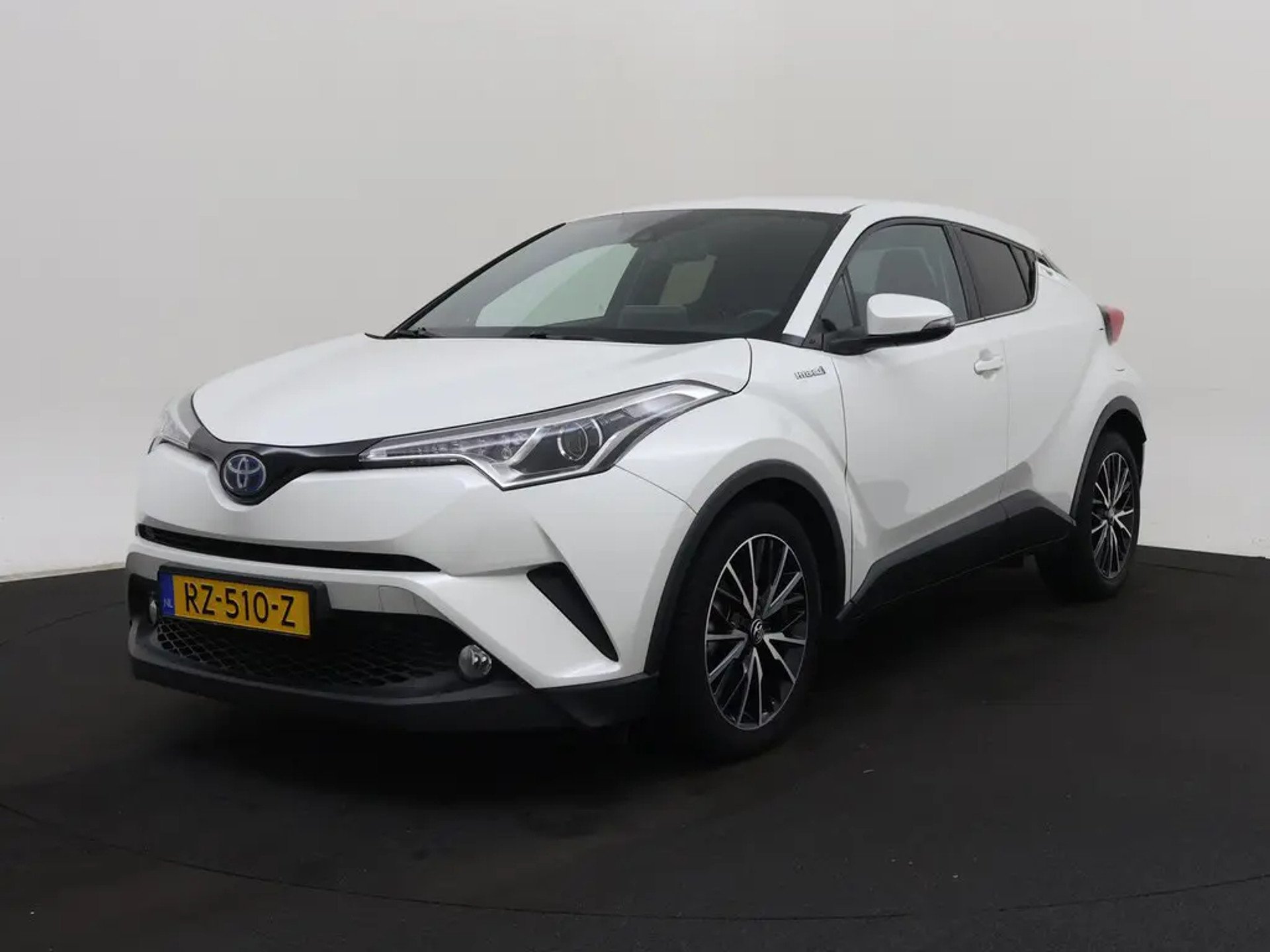 Toyota C-HR 1.8 Dynamic - Hybrid - Automatic - 98 hp - 154.356 km