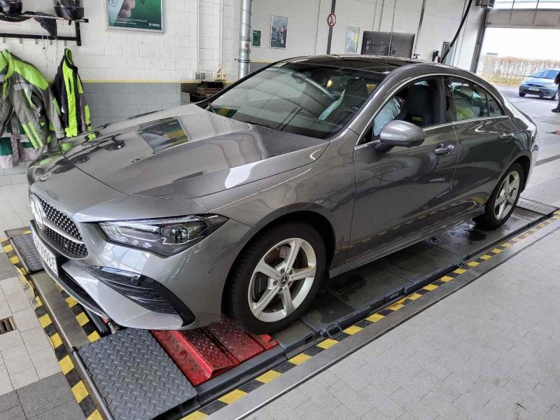 Mercedes-Benz CLA - Hybrid - Automatic - 272 hp - 39.748 km