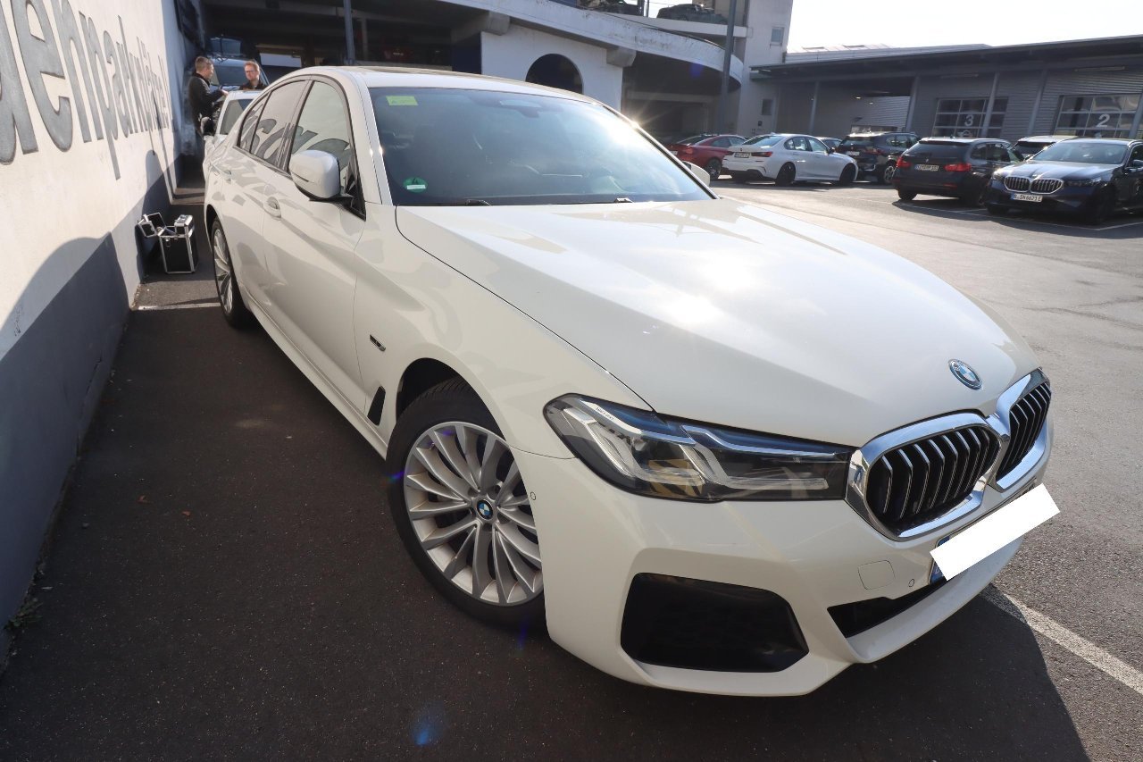 BMW 5 Series 545e M Sport - xDrive - Hybrid - Automatic - 394 hp - 77.547 km M Sport