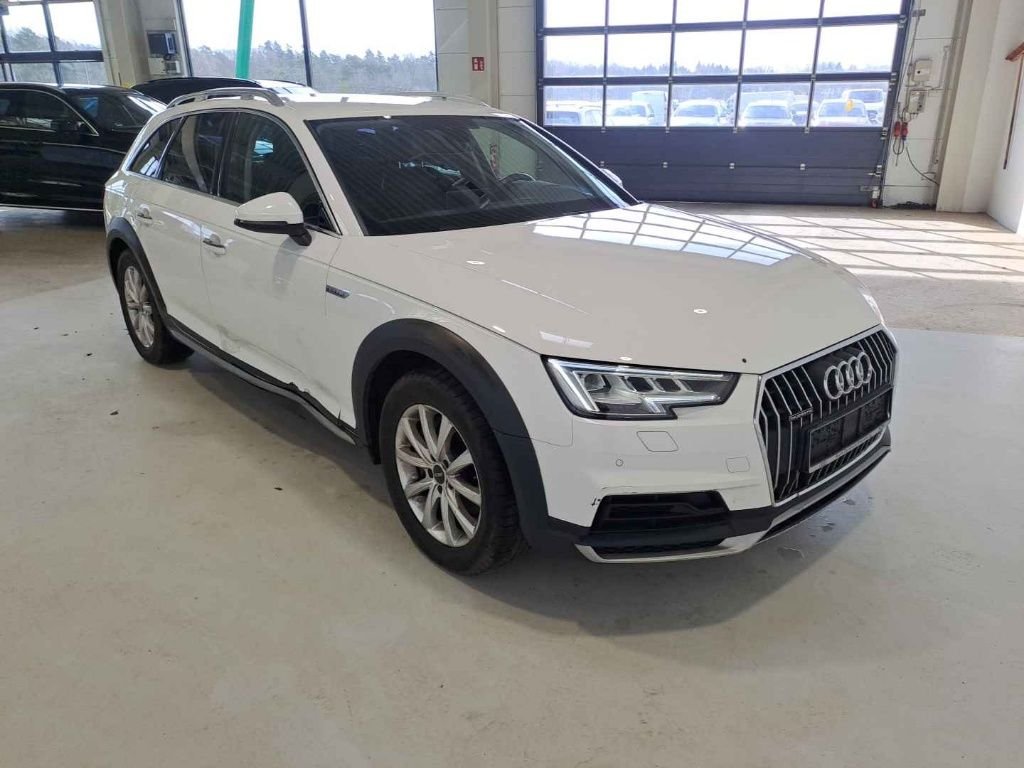 Audi A4 3.0 - Quattro - Diesel - Automatic - 218 hp - 210.838 km 