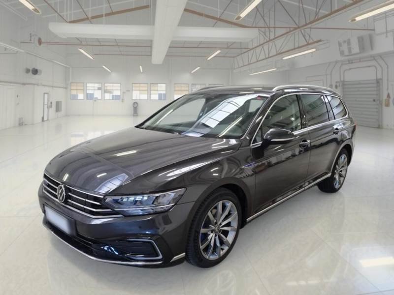 Volkswagen Passat Variant GTE 1.4 - Hybrid - Automatic - 218 hp - 116.254 km 