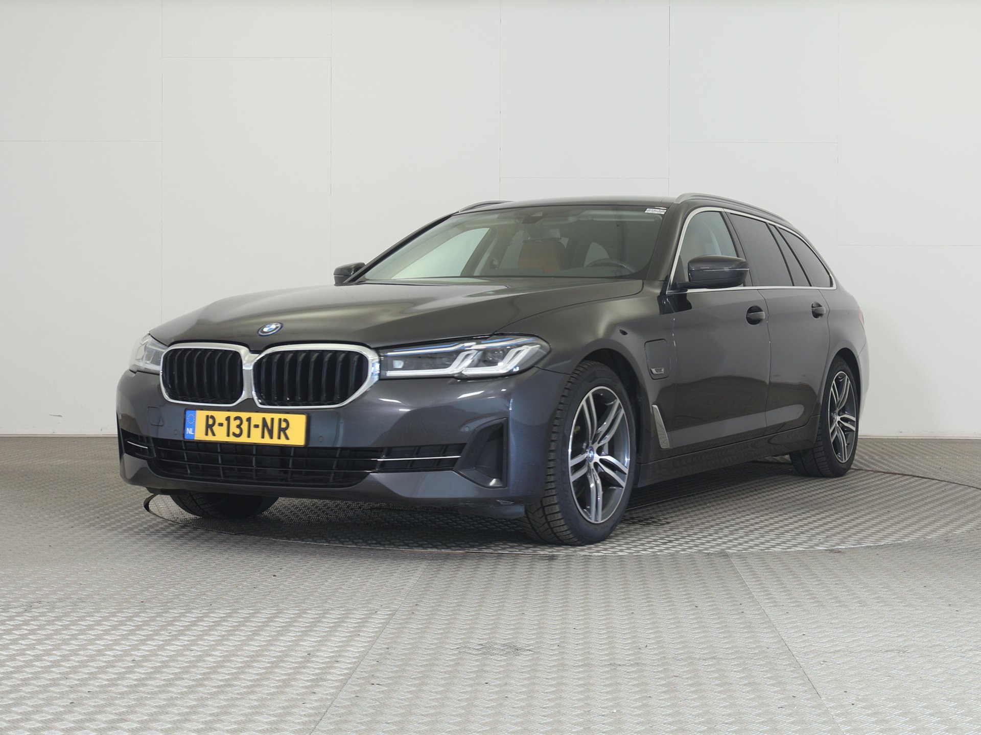 BMW 5 Series Touring 530e Business - Hybrid - Automatic - 292 hp - 165.773 km