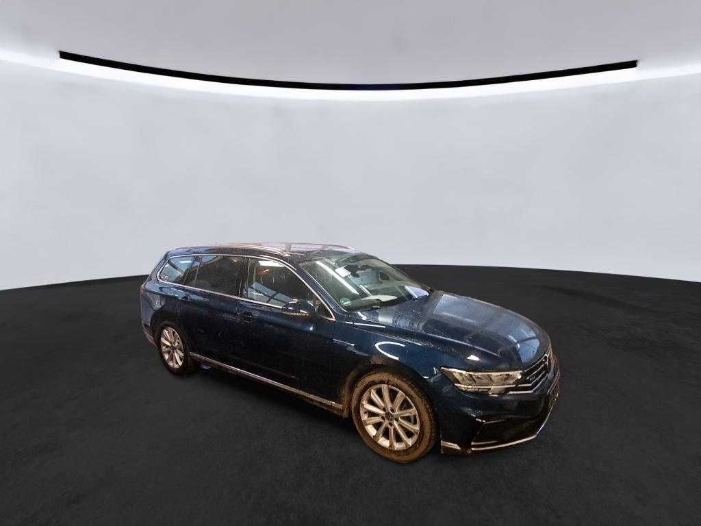 Volkswagen Passat 1.4 - Hybrid - Automatic - 217 hp - 128.049 km 