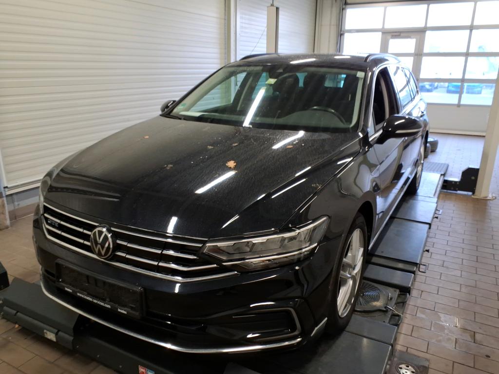 Volkswagen Passat 1.4 - Hybrid - Automatic - 217 hp - 95.856 km 