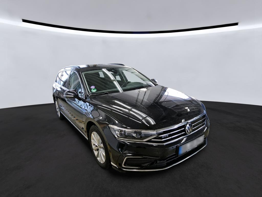 Volkswagen Passat 1.4 - Hybrid - Automatic - 217 hp - 92.683 km 