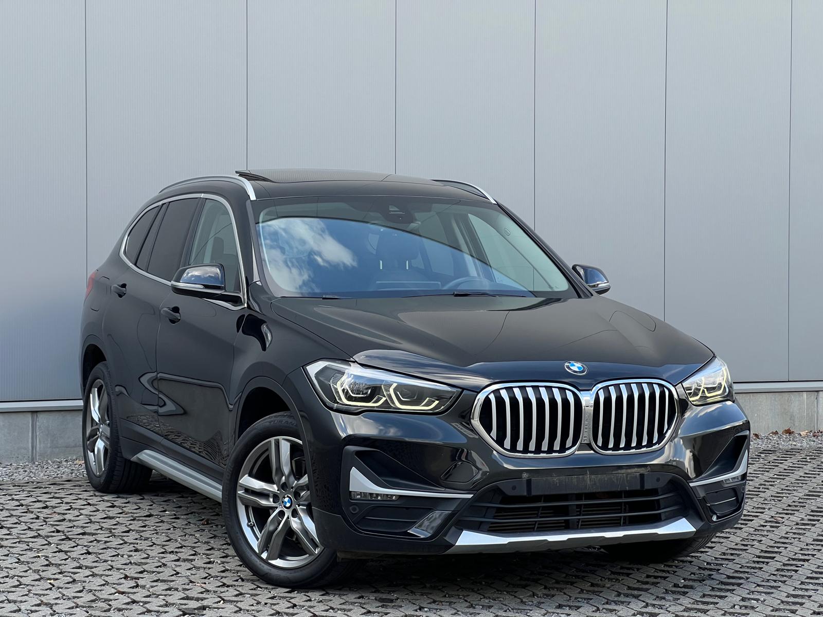 BMW X1 1.5i X Line - Petrol - Automatic - 135 hp - 70.651 km X Line