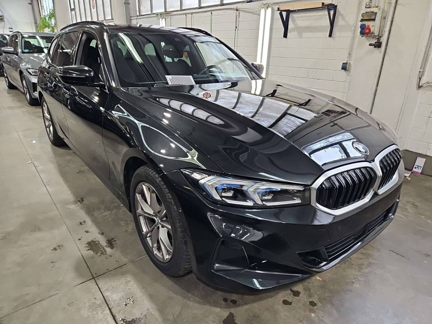 BMW 3 Series Touring 318d - Diesel - Automatic - 150 hp - 83.532 km 