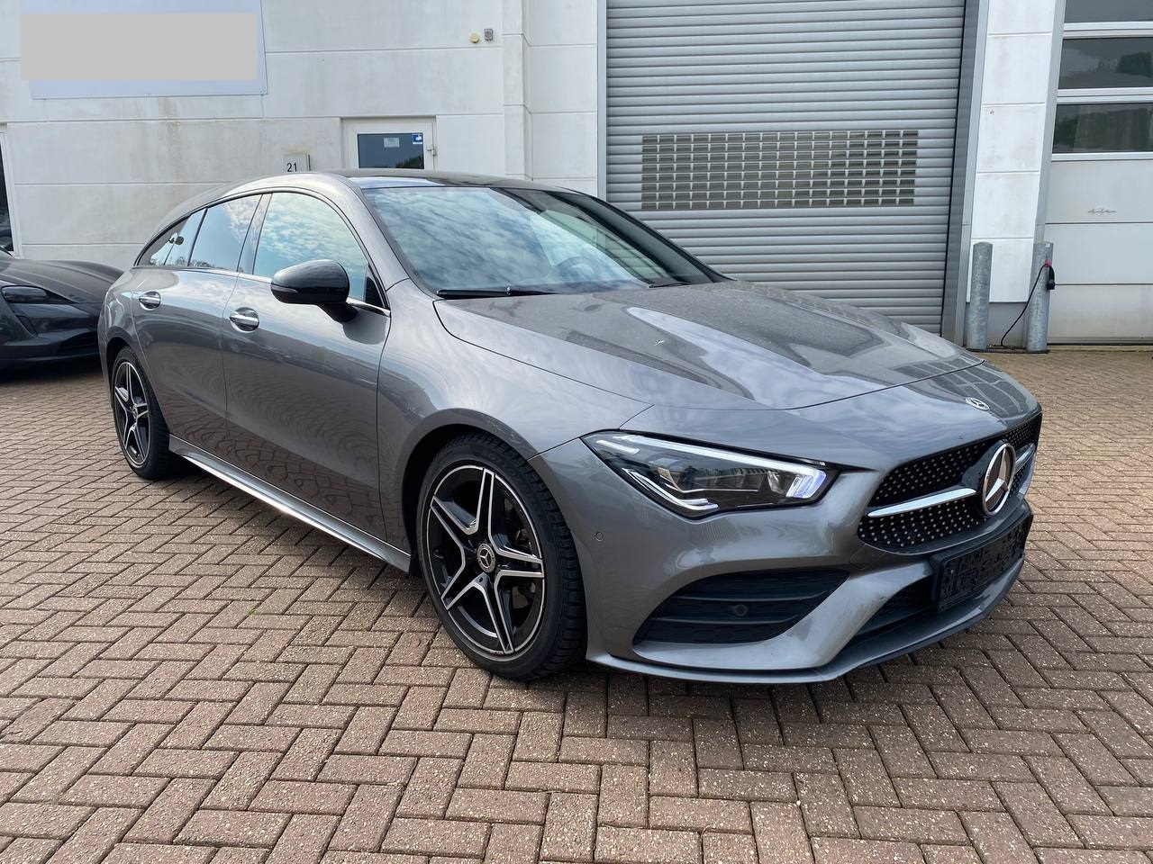 Mercedes-Benz CLA Shooting Brake 180 AMG Line - Petrol - Automatic - 135 hp - 194.718 km AMG Line
