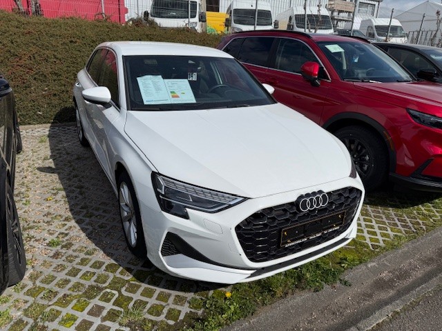 Audi A3 Sportback 30 TFSI Advanced - Petrol - Automatic - 116 hp - 13.803 km Advanced