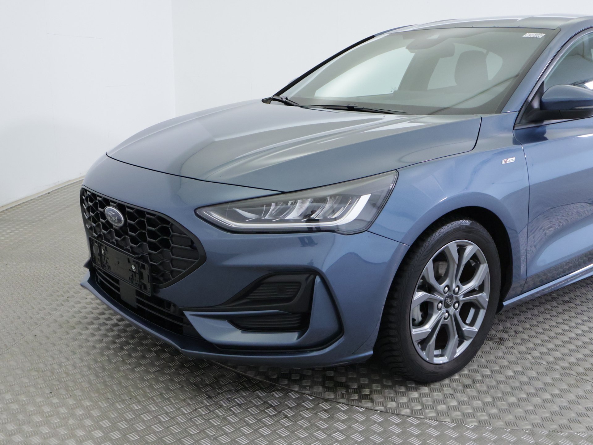 Ford Focus 1.0 ST Line - Petrol - Manual - 125 hp - 83.991 km