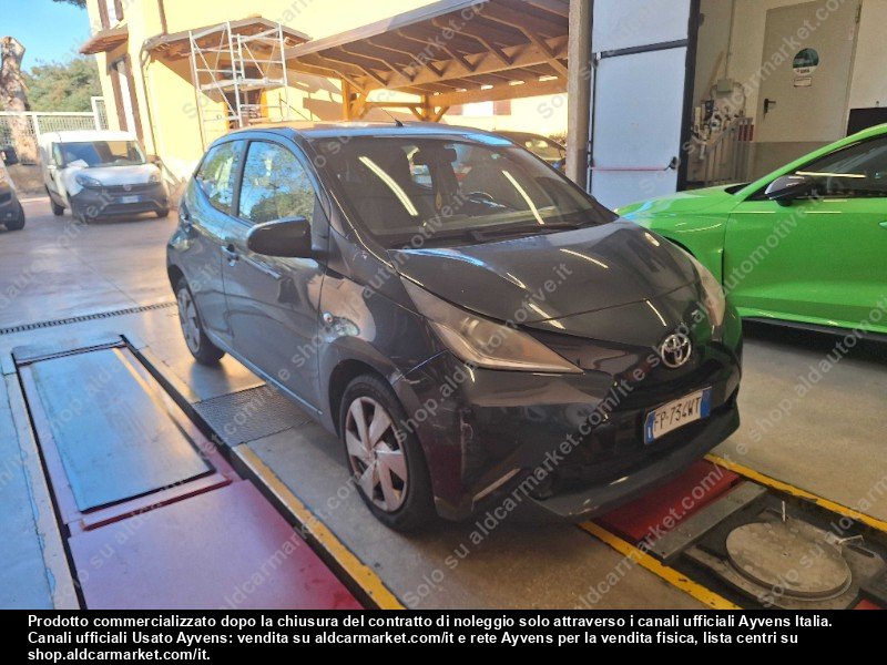 Toyota Aygo 1.0 VVT-i Business - Petrol - Automatic - 69 hp - 85.622 km Business