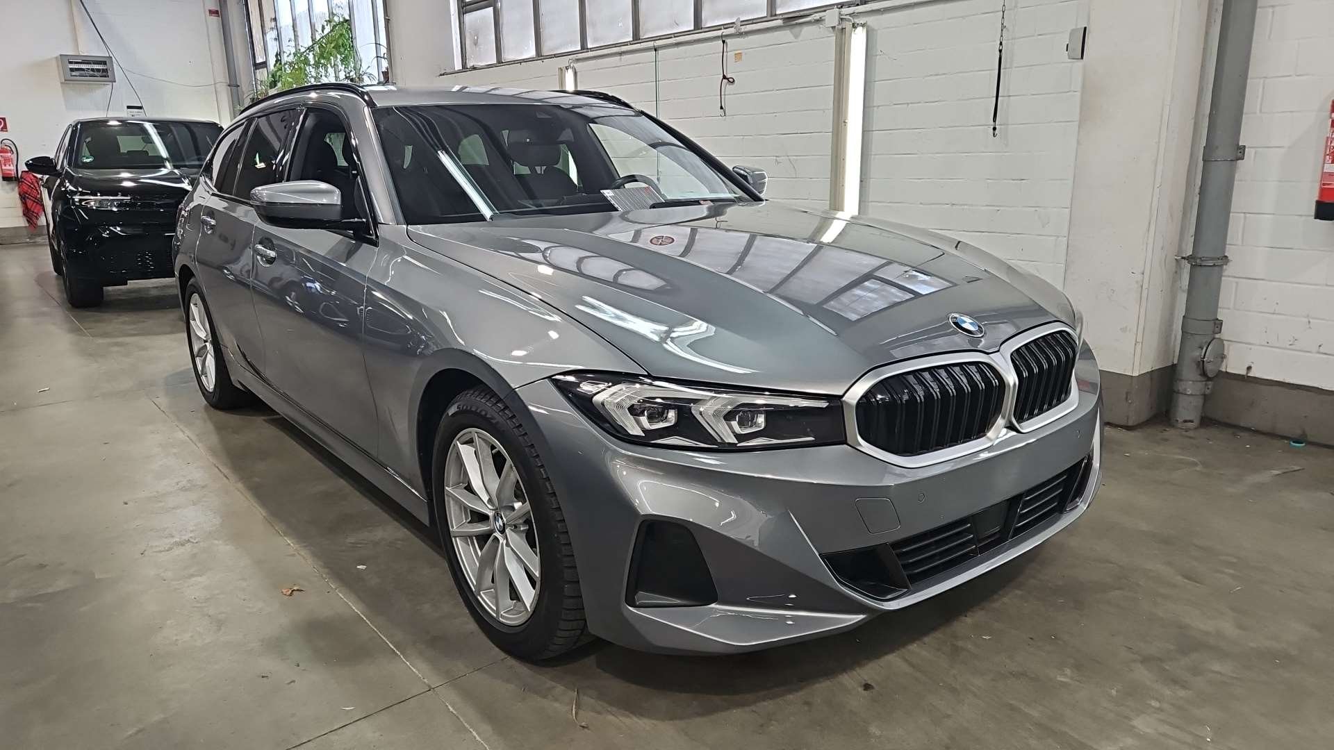 BMW 3 Series Touring 318d - Diesel - Automatic - 150 hp - 126.806 km 