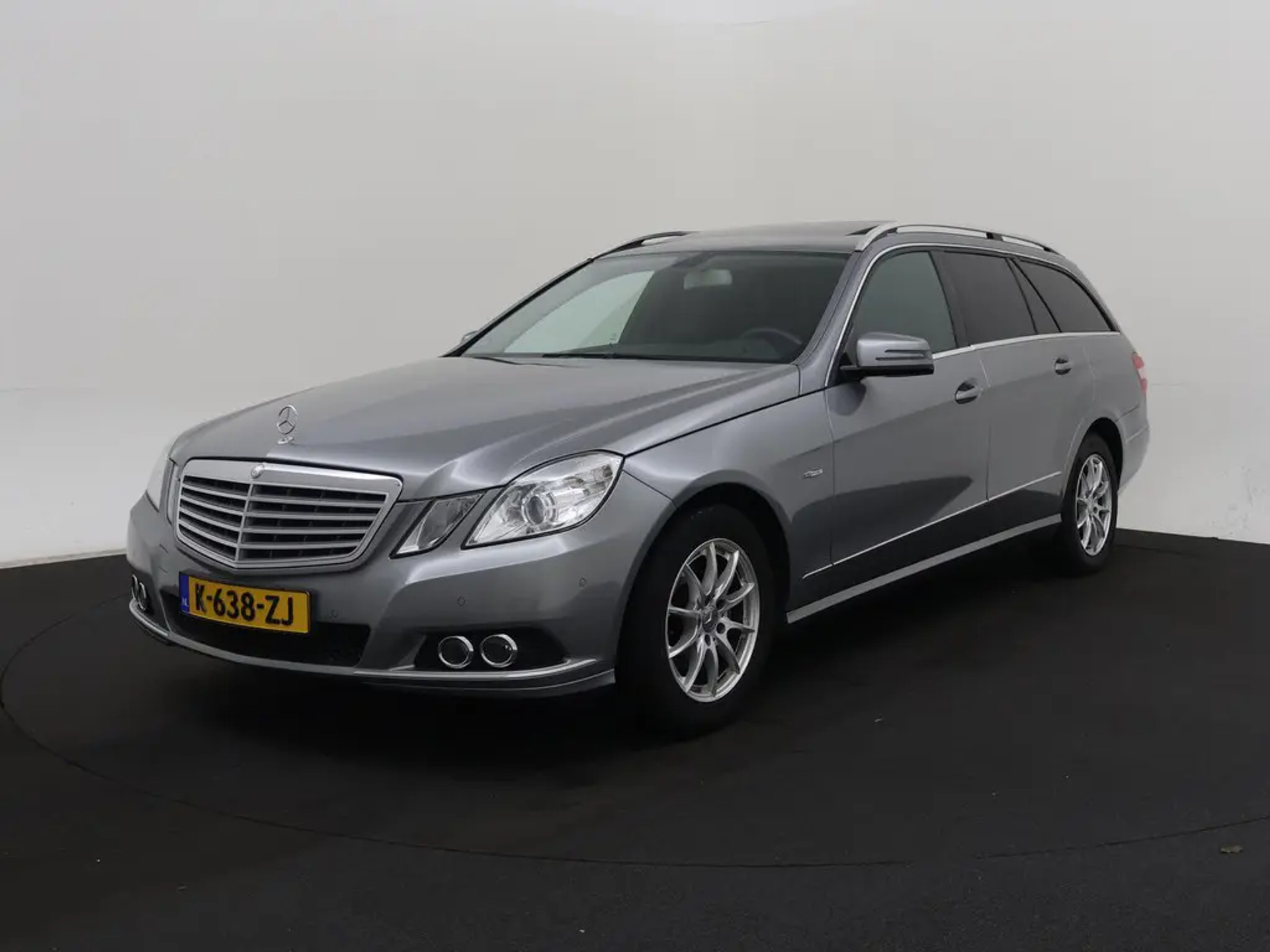 Mercedes-Benz E 200 Sport - Ptrol - Automatic - 184 hp - 207.969 km