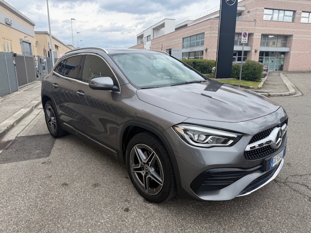 Mercedes-Benz GLA 250e Premium - Hybrid - Automatic - 160 hp - 85.937 km Premium