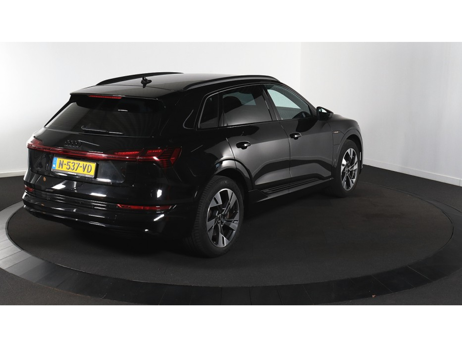 Audi E-tron 55 Advanced - Quattro - Electric - Automatic - 408 hp - 87.531 km