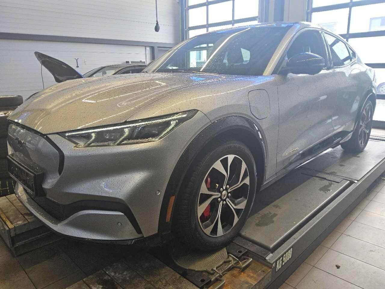 Ford Mustang - Electric - Automatic - 269 hp - 12.261 km 