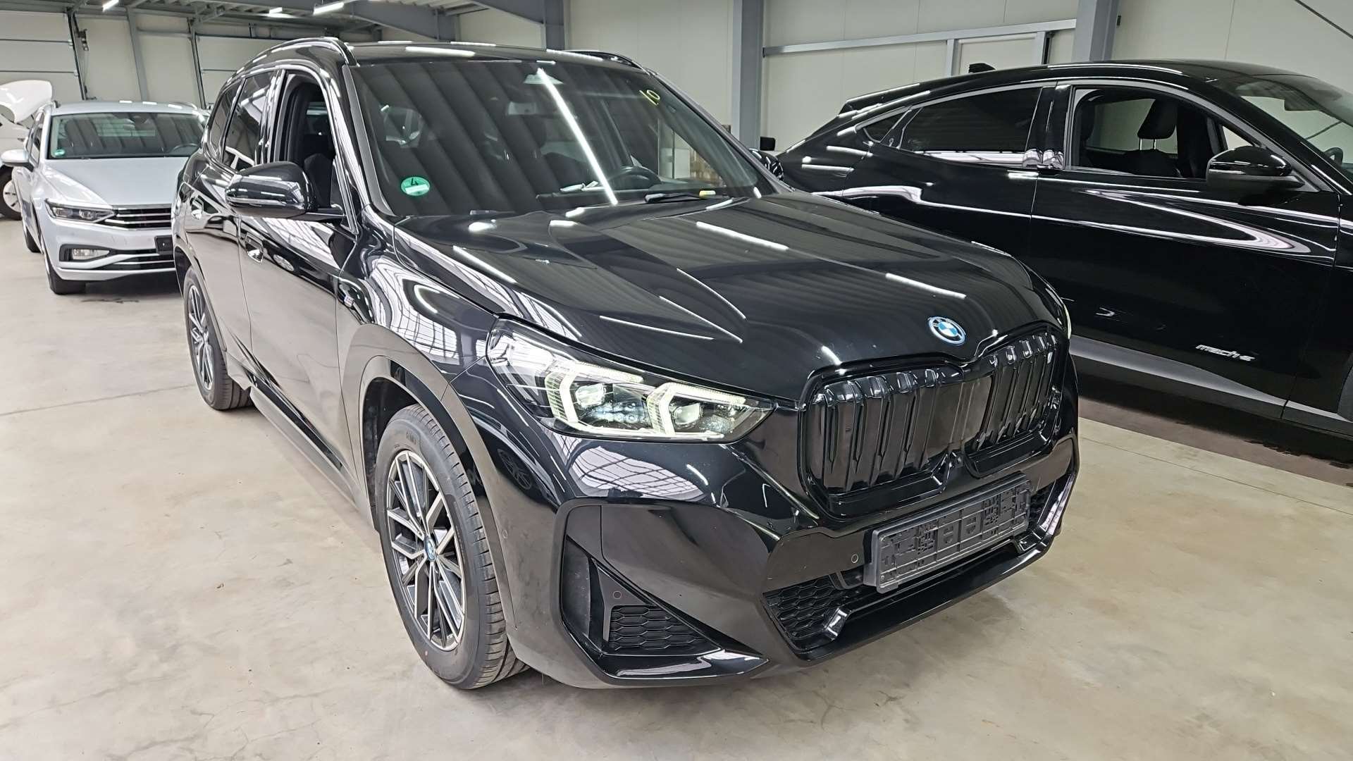 BMW iX1 30 - xDrive - Electric - Automatic - 313 hp - 49.449 km 