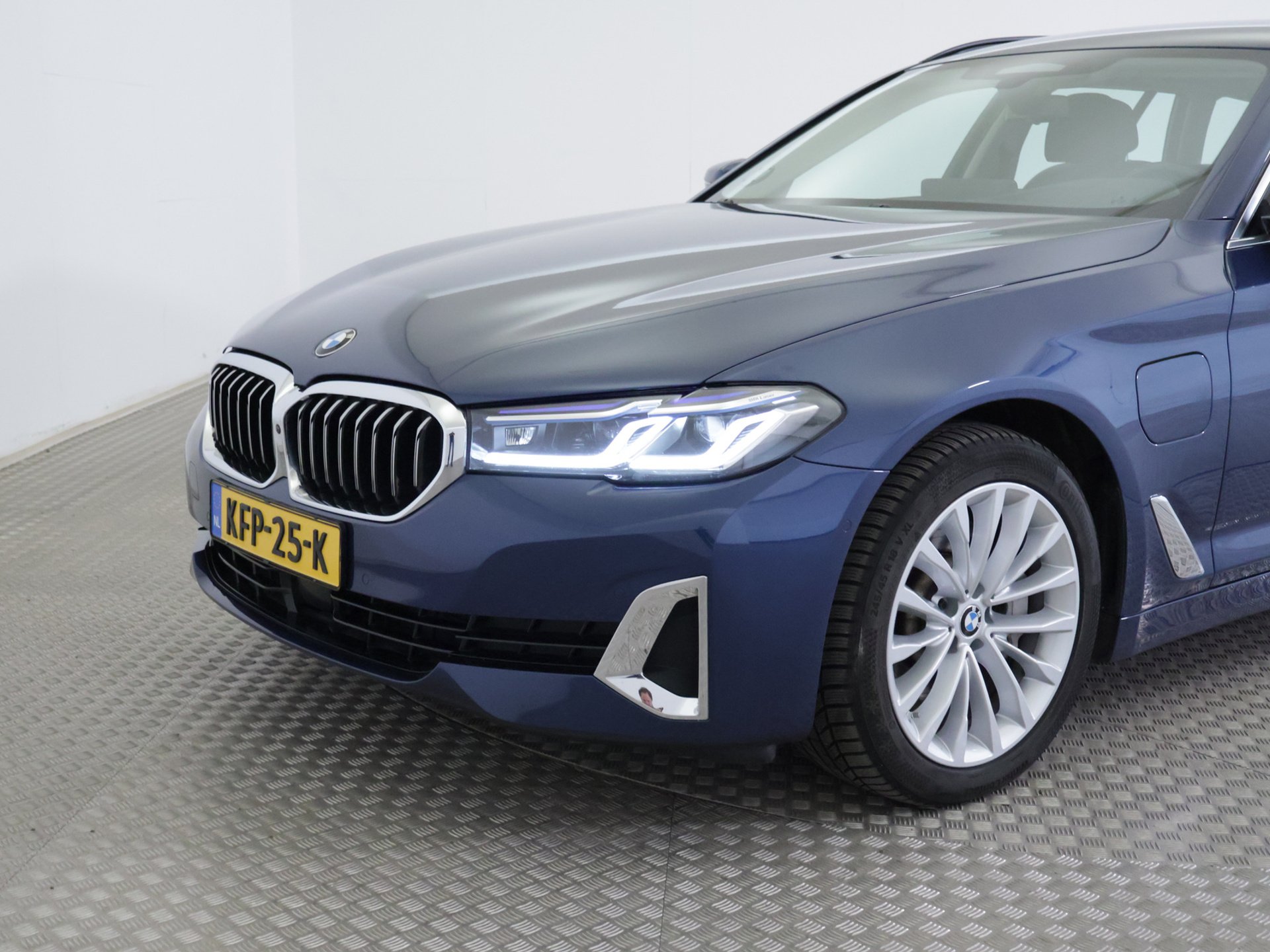 BMW 5 Series Touring 530e High Executive - Hybrid - Automatic - 292 hp - 91.575 km