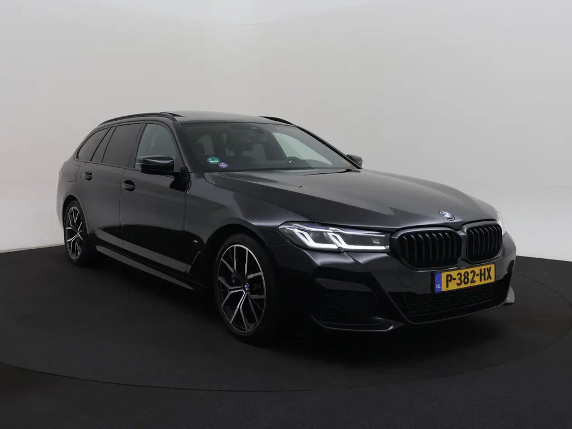 2022 BMW 5 Series   