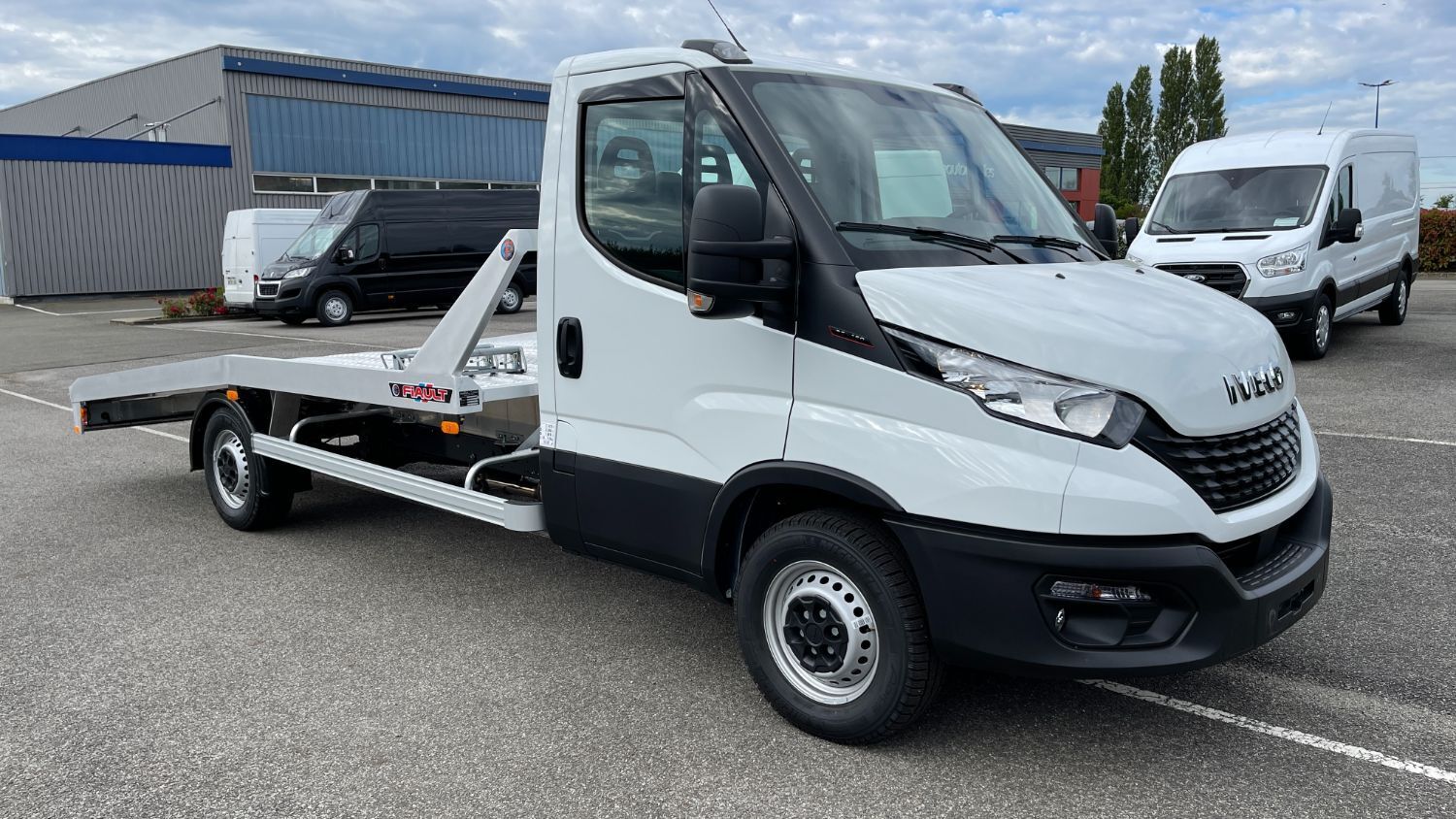 Iveco Daily flatbed 3.0 2025