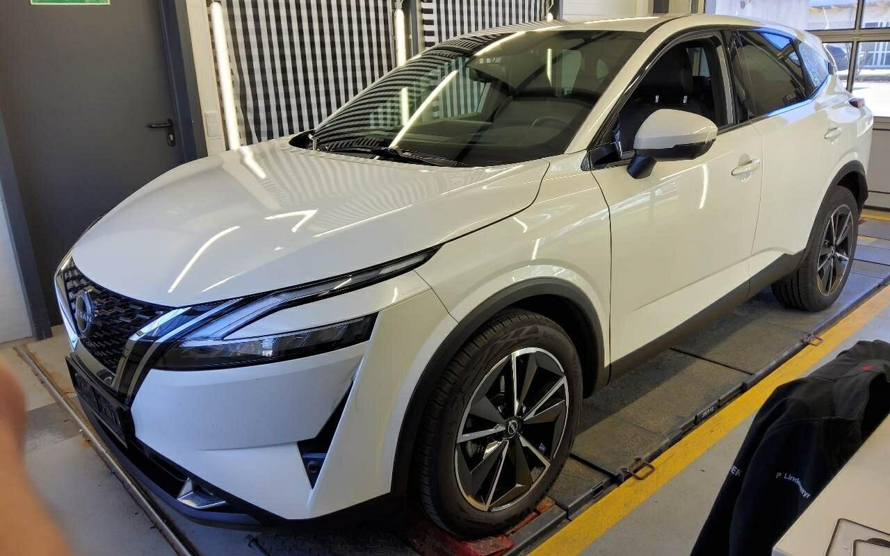 Nissan Qashqai - Petrol - Automatic - 158 hp - 19.790 km