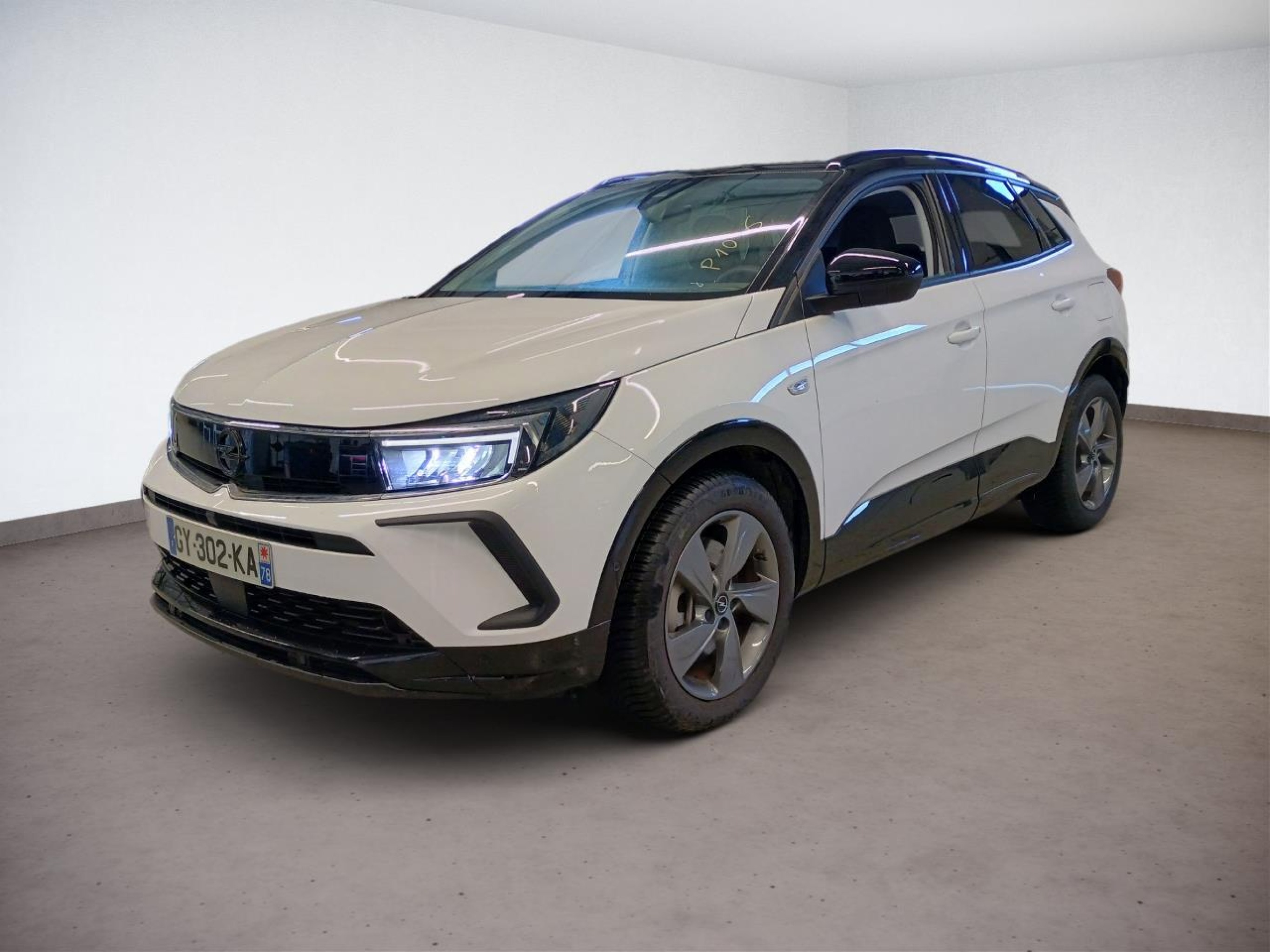 Opel Grandland X 1.6 GS Line - AWD - Hybrid - Automatic - 200 hp - 10.685 km