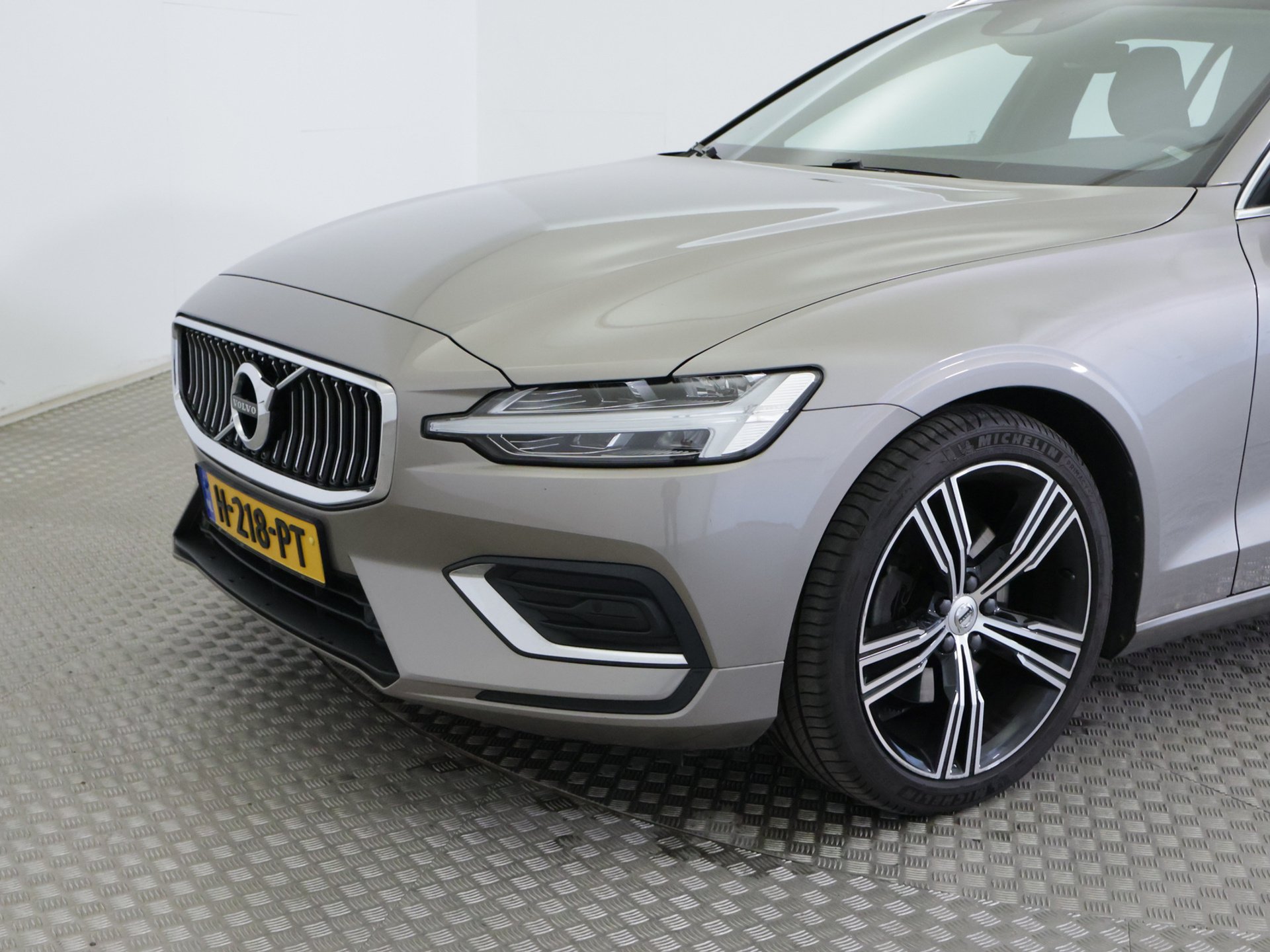 Volvo V60 T4 Inscription - Petrol - Automatic - 190 hp - 135.090 km
