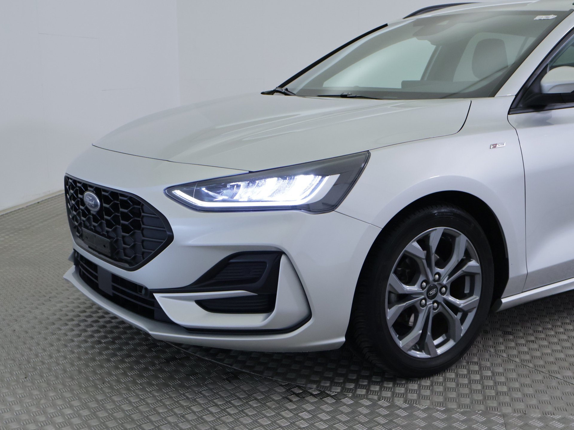 Ford Focus 1.0 ST Line - Petrol - Manual - 125 hp - 116.003 km