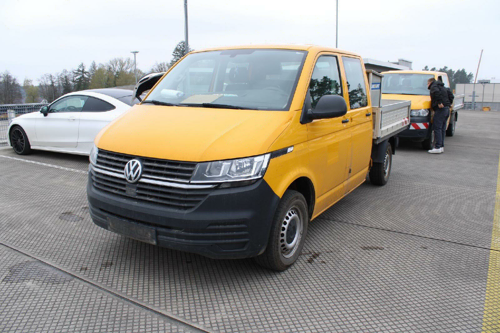 Volkswagen Transporter dropside 2.0 TDI - Diesel - Manual - 110 hp - 285.991 km 