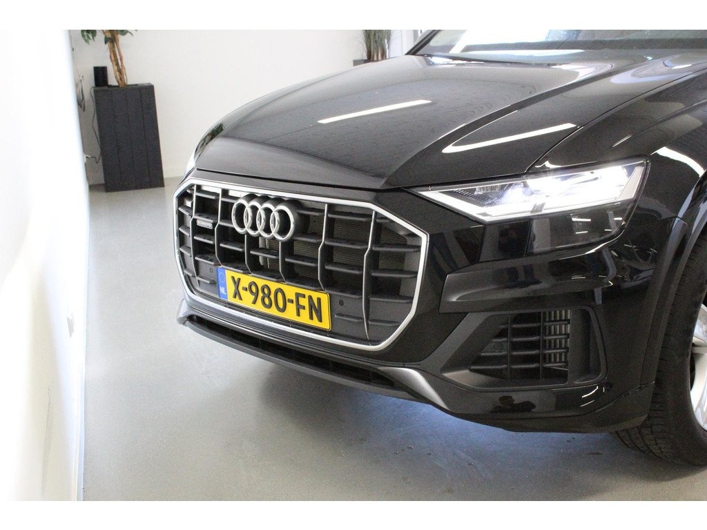 Audi Q8 55 TFSIe Pro Line - Hybrid - Automatic - 340 hp - 31.829 km