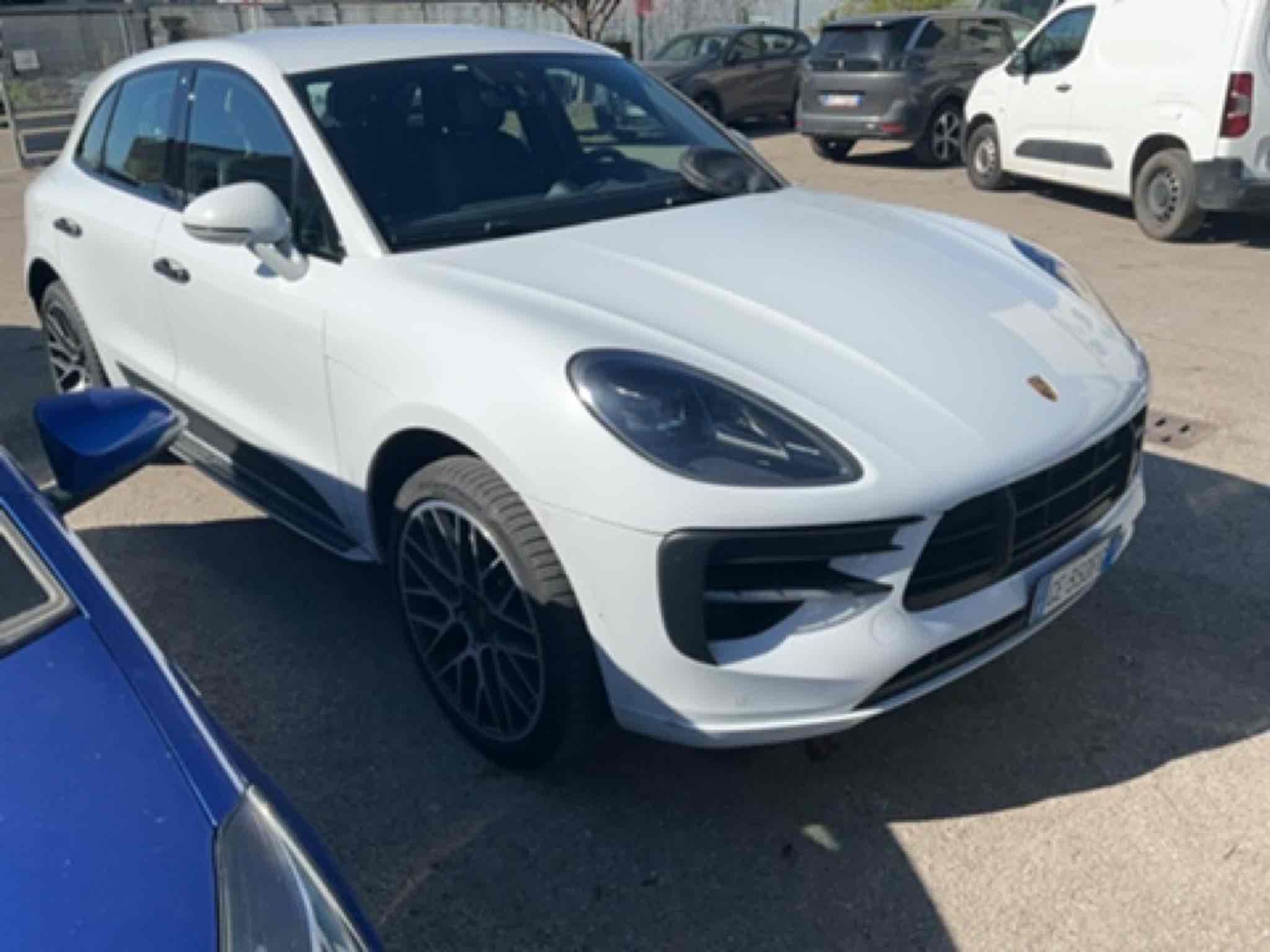 2021 Porsche Macan   AWD