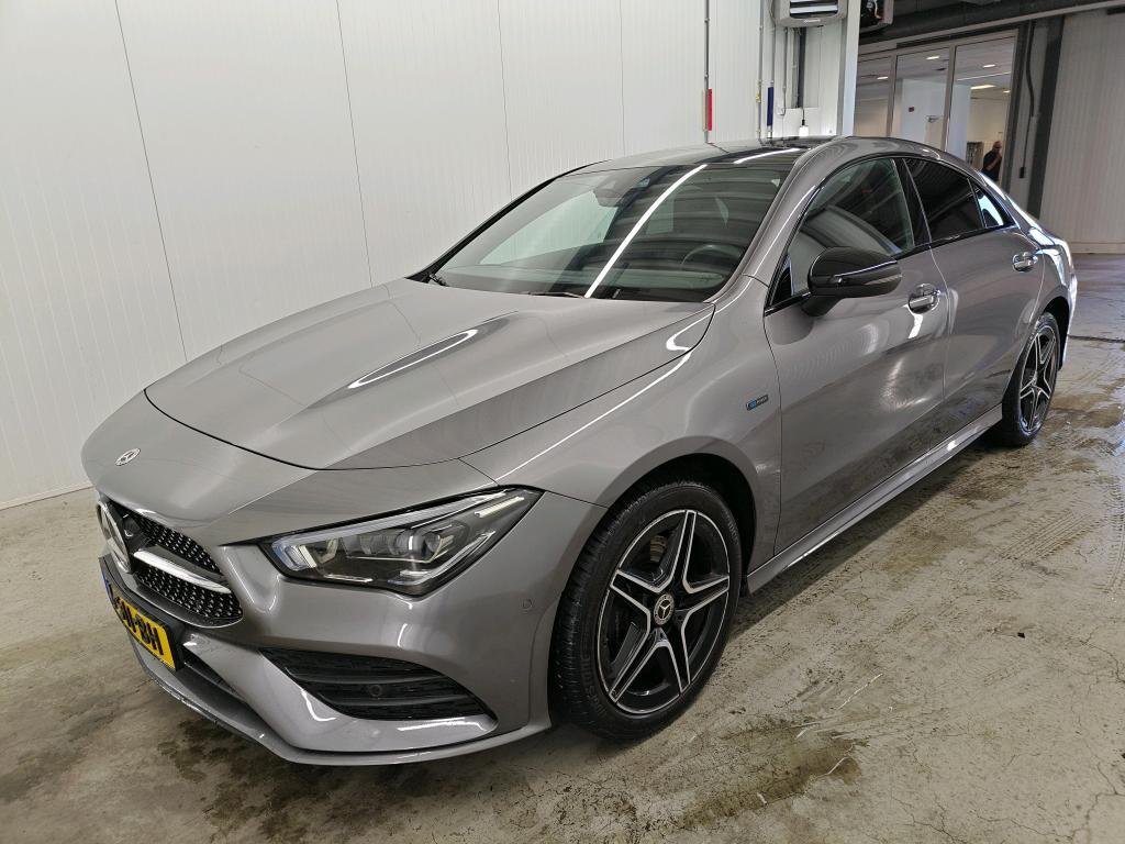 Mercedes-Benz CLA 250e AMG Line - Hybrid - Automatic - 160 hp - 155.179 km