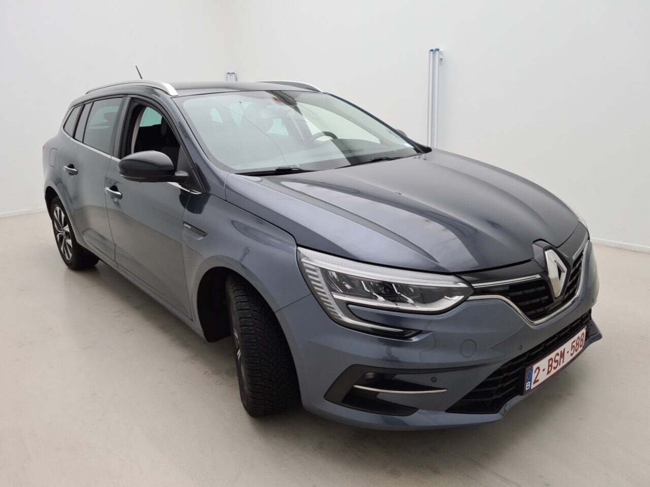 Renault Megane Grandtour 1.3 TCe Limited - Petrol - Manual - 140 hp - 95.690 km Limited