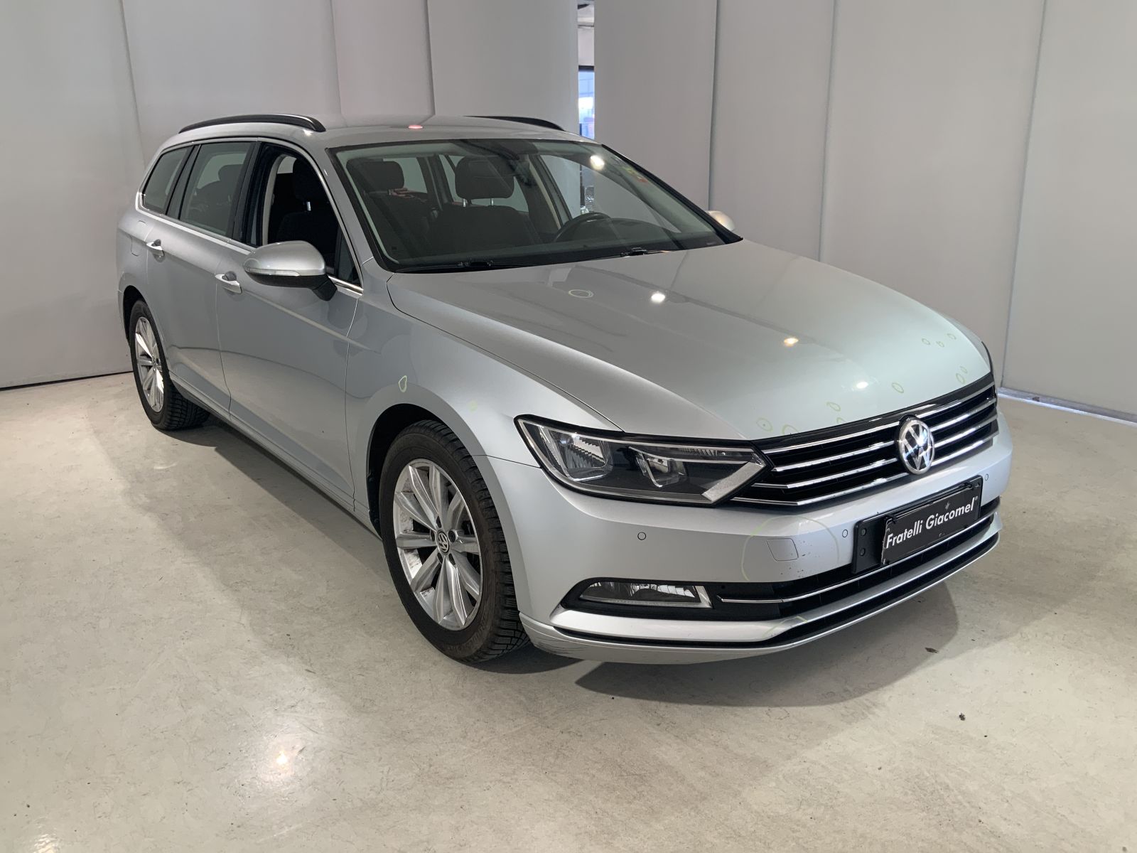Volkswagen Passat Variant 2.0 TDI Comfortline - Diesel - Automatic - 150 hp - 108.079 km Comfortline