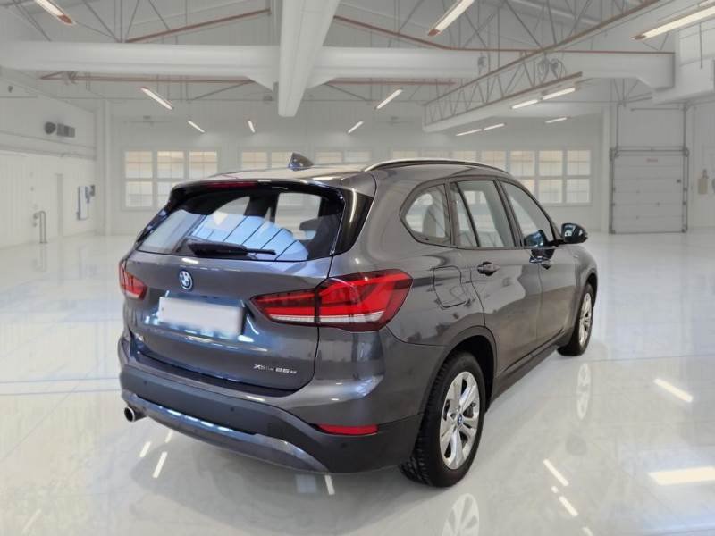 BMW X1 25e Business Advantage - xDrive - Hybrid - Automatic - 220 hp - 131.762 km