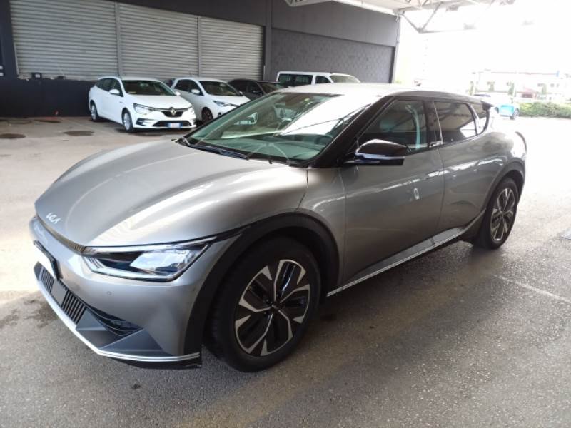 Kia EV6 74 kWh Air - Electric - Automatic - 76 hp - 82.174 km Air