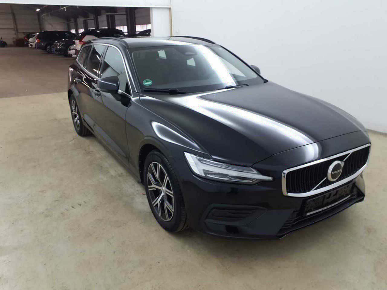 Volvo V60 B4 Core - Petrol - Automatic - 197 hp - 34.557 km Core