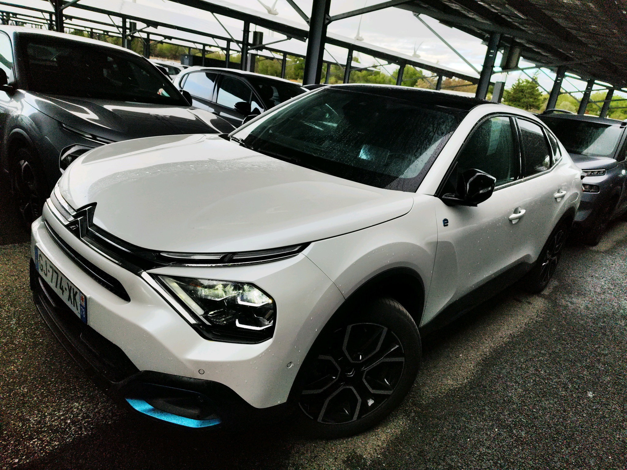 Citroën C4 X Shine - Electric - Automatic - 136 hp - 3.781 km Shine