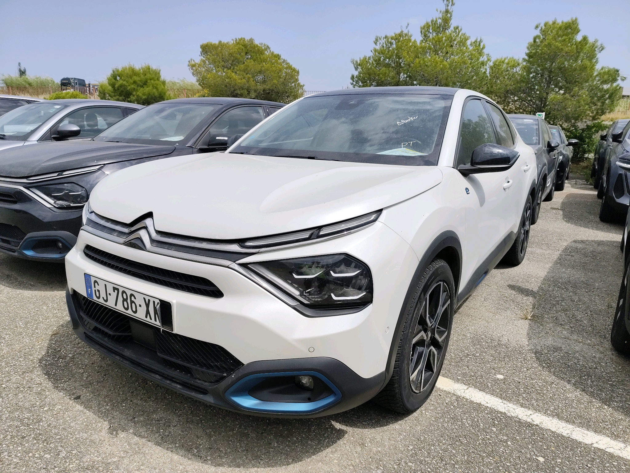Citroën C4 X Shine - Electric - Automatic - 136 hp - 5.033 km Shine