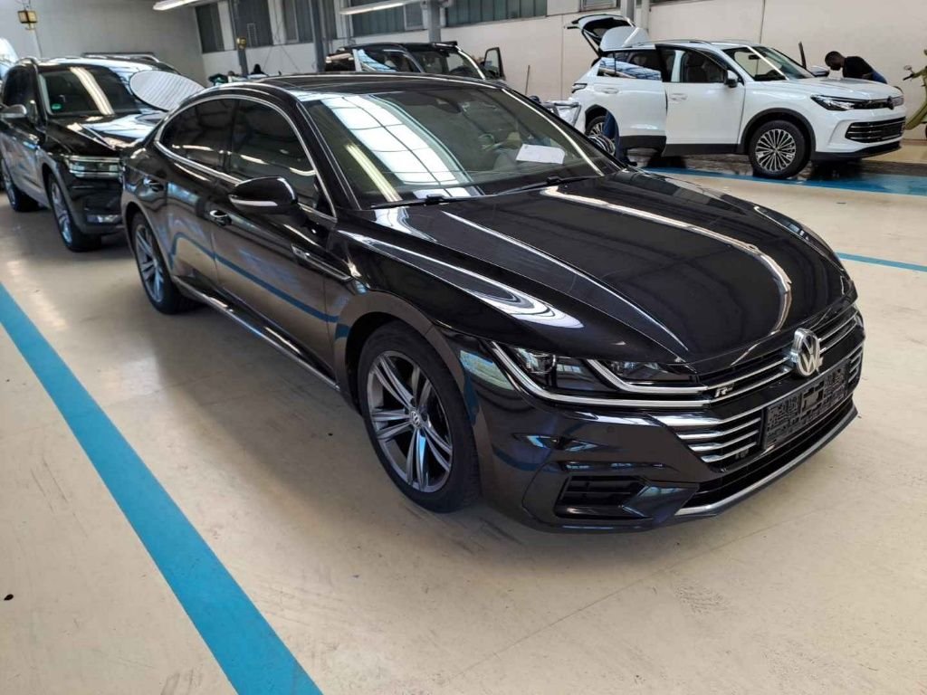 Volkswagen Arteon 2.0 TDI R-Line - Diesel - Automatic - 188 hp - 156.391 km R-Line