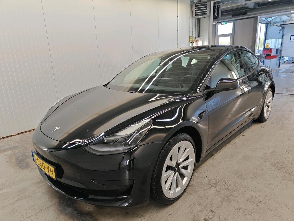 Tesla Model 3 Standard Range Plus 60 kWh - Electric - Automatic - 237 hp - 137.411 km