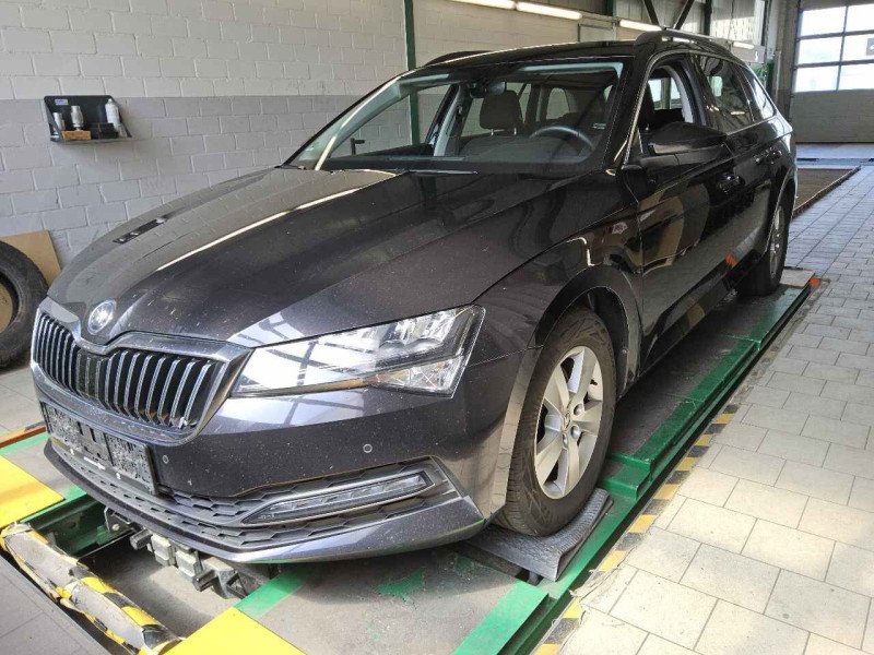 Skoda Superb Combi - Diesel - Automatic - 150 hp - 92.288 km