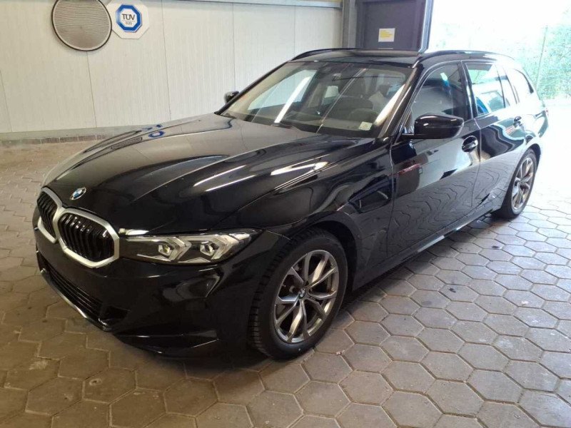 BMW 3 Series Touring - Petrol - Automatic - 156 hp - 27.437 km