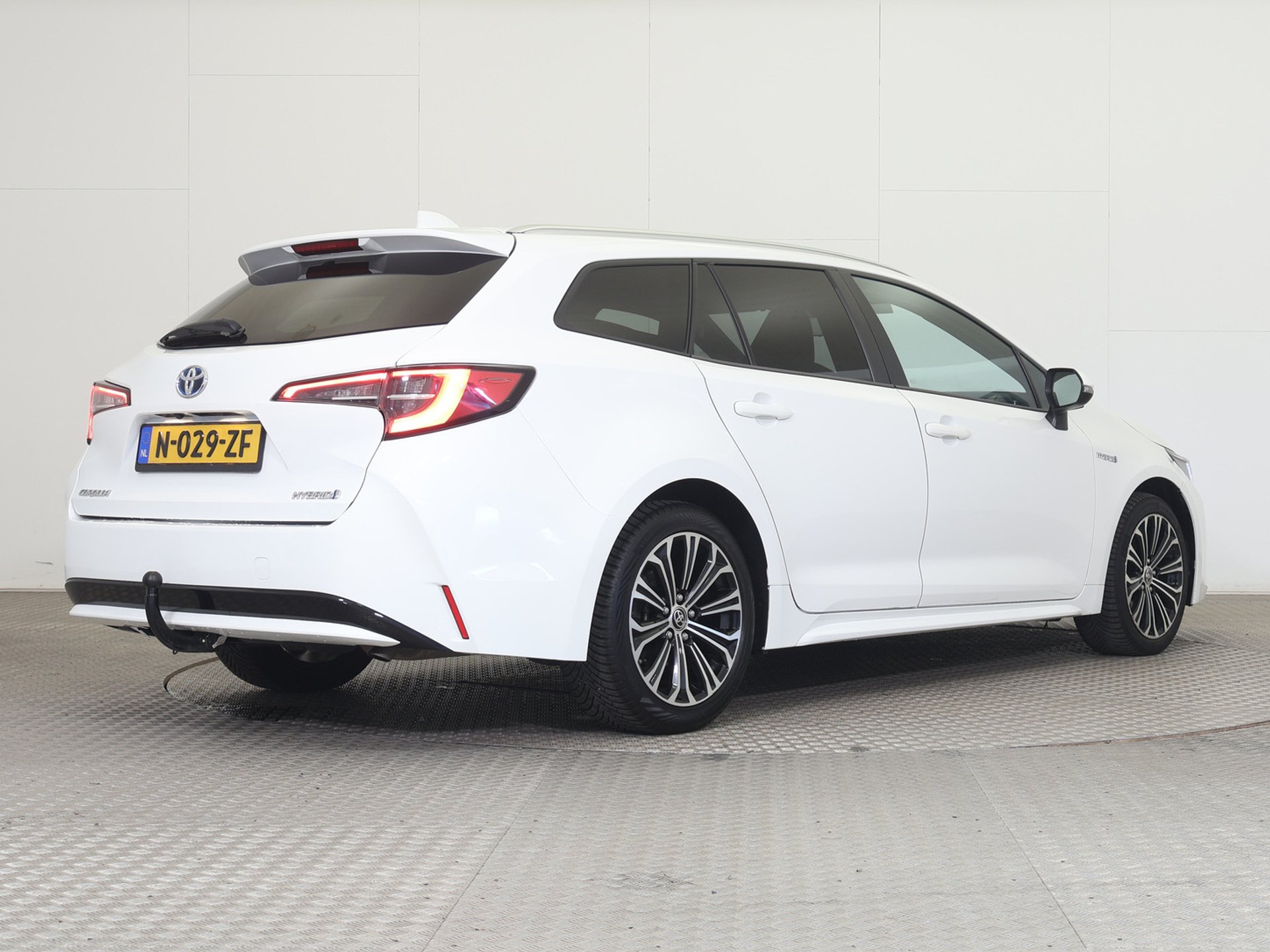 Toyota Corolla Touring Sports 1.8 Dynamic - Hybrid - Automatic - 97 hp - 130.193 km