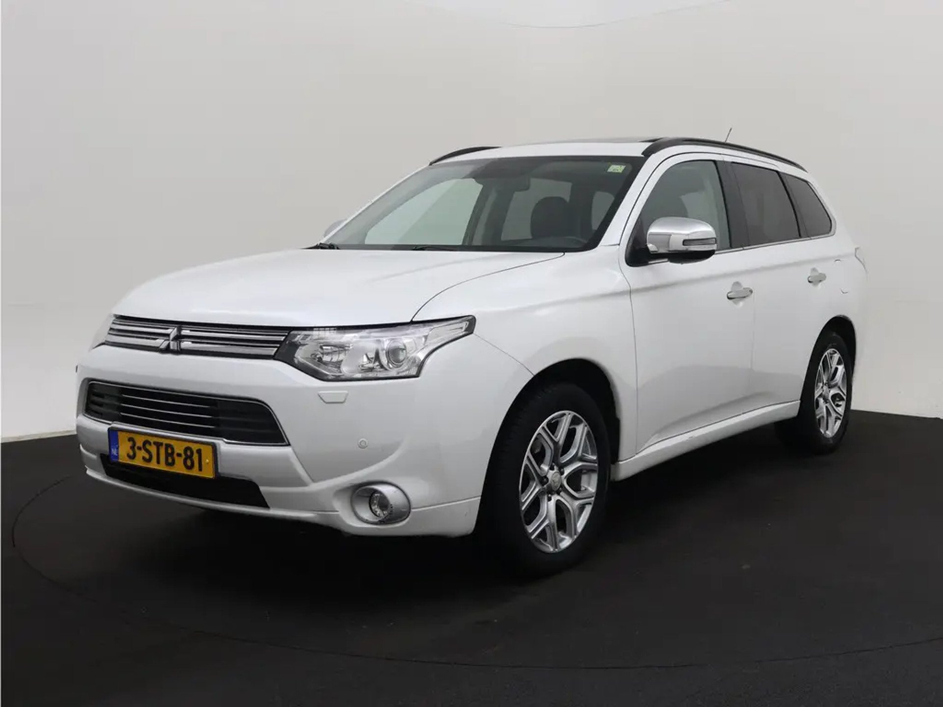 Mitsubishi Outlander 2.0 InStyle - Hybrid - Automatic - 121 hp - 150.322 km