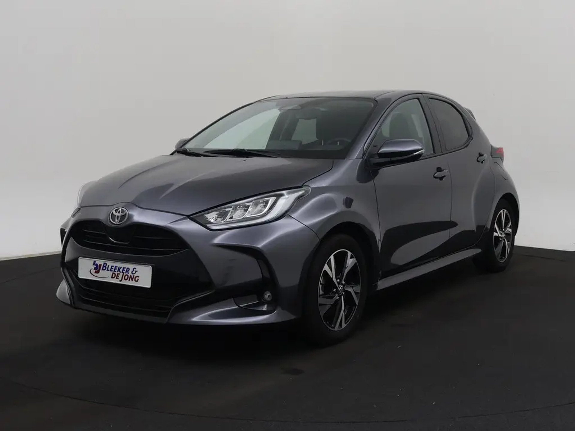 Toyota Yaris 1.5 Dynamic - Hybrid - Automatic - 116 hp - 24.050 km