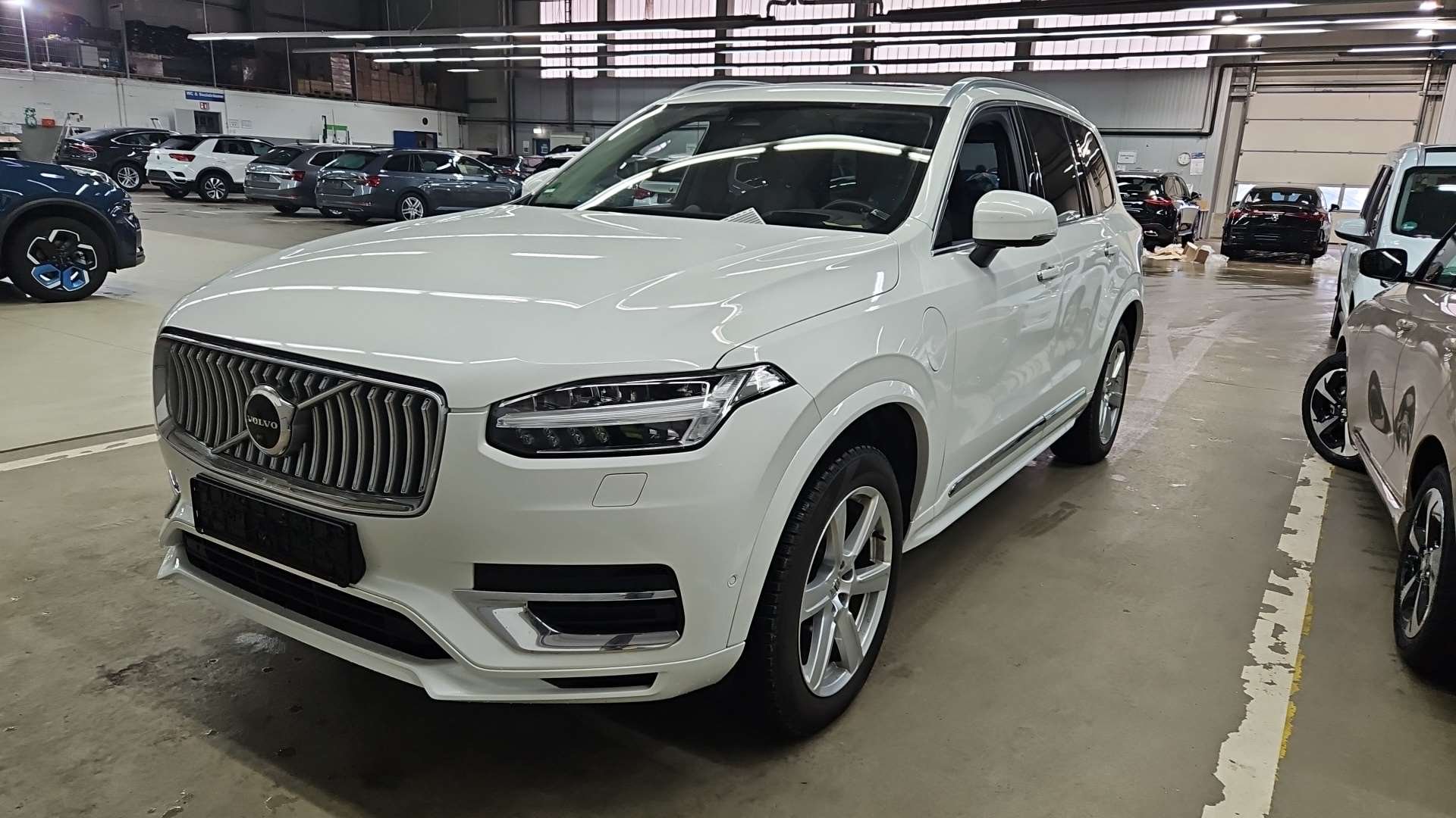 Volvo XC90 T8 Core - Petrol - Automatic - 455 hp - 108.604 km